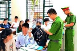 Thanh Hóa: Phát hiện nhiều học sinh mang thuốc lá, cần sa, vũ khí,... tới trường