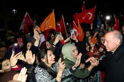 Ông Erdogan vượt qua phép thử đầu tiên