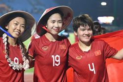 Xúc động khoảnh khắc tuyển nữ Việt Nam làm nên lịch sử ở SEA Games