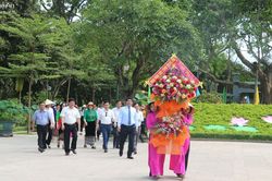 Ban Dân tộc tỉnh dâng hương tưởng niệm Chủ tịch Hồ Chí Minh tại Khu Di tích Kim Liên