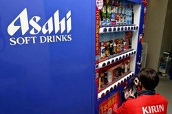 Asahi Soft Drinks sẽ thí điểm 30 máy bán hàng tự động có thể hấp thụ CO2