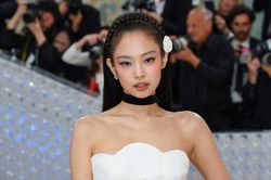 Fan xót xa trước áp lực làm người nổi tiếng của Jennie (BLACKPINK)