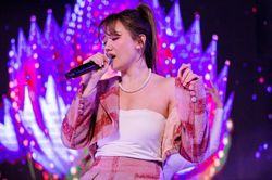 Đi hát giữa nghi vấn 'trục trặc' hôn nhân với Trấn Thành, Hari Won gặp phải sự cố trên sân khấu
