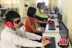 Khen thưởng 7 tập thể, cá nhân có thành tích xuất sắc trong công tác hỗ trợ việc làm, góp phần giảm nghèo bền vững cho người khiếm thị