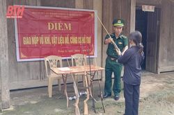Đồn Biên phòng Trung Lý vận động Nhân dân giao nộp 54 khẩu súng các loại