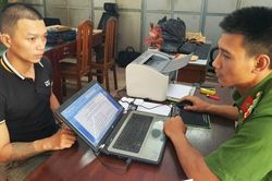 Gần 4 giờ truy nóng nghi phạm dùng dao cướp vòng vàng chủ tiệm quần áo
