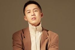 Ca sĩ Trung Quốc bị bắt vì hợp tác rửa tiền qua sóng livestream