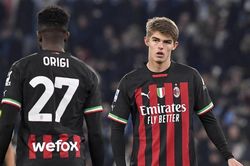 Nhìn băng ghế dự bị của Milan mà... tuyệt vọng