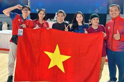 'Mẹ bầu' Khánh Thi mừng suýt 'tụt bầu' khi Việt Nam giành HCV Dancesport - Breaking cực chất tại SEA Games 32