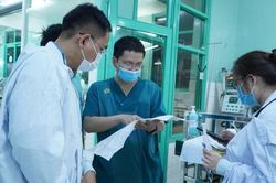 Điều trị thành công 3 bệnh nhi nghi ngộ độc botulinum