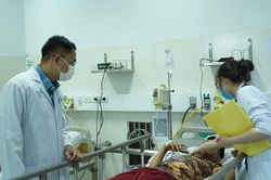Cứu 3 trẻ ngộ độc botulinum do chả lụa, thuốc giải 'vụ cá ủ muối chua' lại chuyển từ Quảng Nam về TPHCM