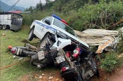 Xe CSGT đâm liên hoàn nhiều phương tiện