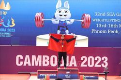 SEA Games 32: Đô cử Nguyễn Quốc Toàn giành HCV, phá 3 kỷ lục đại hội