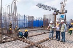 Nợ đọng vòng quanh khiến lĩnh vực xây dựng như 'mớ bòng bong'