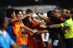 Cận cảnh U22 Thái Lan, U22 Indonesia hỗn chiến nảy lửa chưa từng có ở SEA Games
