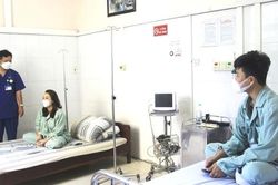 Ăn ốc biển buổi tối, hai vợ chồng bị ngộ độc nhập viện cấp cứu