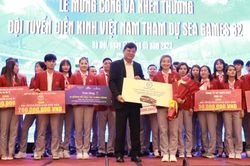 THACO chính thức trao tặng xe ô-tô trị giá hơn 900 triệu đồngcho VĐV Nguyễn Thị Oanh