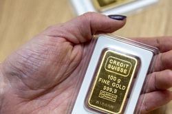 Giá vàng hôm nay 17/5: Lao dốc, mất mốc 2.000 USD/ounce
