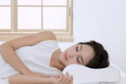 Kê gối cao hay thấp để có giấc ngủ ngon?