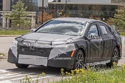 Toyota Camry thế hệ mới xuất hiện trên đường