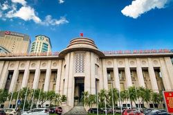 NHNN giải thích lý do vì sao lãi suất vẫn 'neo' mức cao