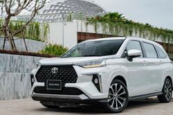 Doanh số lao dốc, xe đa dụng giảm giá mạnh tại Việt Nam