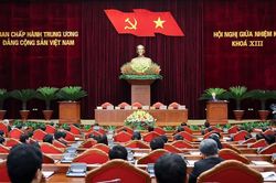 Kết thúc tốt đẹp Hội nghị Trung ương giữa nhiệm kỳ khóa XIII