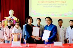 Bệnh viện Y học cổ truyền tỉnh chuyển giao kỹ thuật cho Bệnh viện Đa khoa thị xã Sa Pa