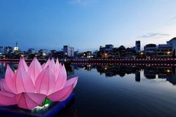 Bình Thuận: Ban Trị sự GHPGVN tỉnh sẽ thắp sáng 7 đóa sen hồng Kính mừng Phật đản trên sông Cà Ty