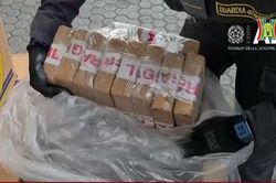Italy thu giữ lượng cocaine trị giá 880 triệu USD