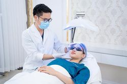 Bác sĩ da liễu Nguyễn Anh Tuấn chia sẻ quy trình cấy Meso đúng cách