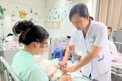 Bé gái 5 tháng phải cắt bỏ một bên buồng trứng sau cơn đau, quấy khóc