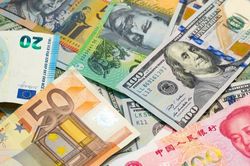 Nợ công toàn cầu vượt mốc 300 nghìn tỉ USD