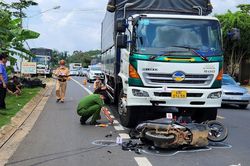 Va chạm với ôtô tải, một công an tử vong