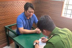 Khởi tố đối tượng dùng súng đe dọa giết người