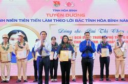 Hòa Bình tuyên dương thanh niên tiên tiến làm theo lời Bác