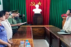 Bắt một người lợi dụng quyền tự do dân chủ xâm phạm lợi ích của Nhà nước