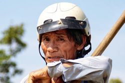 Những cảnh đời mưu sinh ngoài trời trong nắng nóng 40 độ C