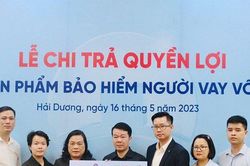 Manulife Việt Nam chi trả hơn 700 triệu đồng quyền lợi bảo hiểm cho một khách hàng tại Hải Dương