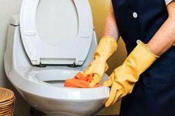 Bồn cầu hay bồn rửa mặt ố vàng, cứ dùng thứ này là sạch, vừa an toàn vừa rẻ tiền