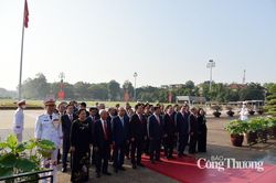 Lãnh đạo Đảng, Nhà nước vào Lăng viếng Chủ tịch Hồ Chí Minh nhân kỷ niệm 133 năm Ngày sinh của Người