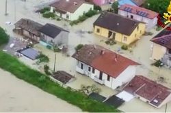 Lũ lụt tại Italia khiến 14 con sông vỡ bờ, nhiều người thiệt mạng và mất tích