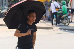 Phải làm gì khi gặp người bị say nắng, say nóng?