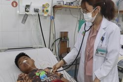 2/3 trẻ trong ngộ độc botulinum ở TP.HCM phải thở máy