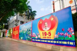 Mãi là ngọn đuốc soi đường