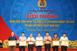 Quảng Ngãi: Biểu dương công nhân, lao động, chủ doanh nghiệp tiêu biểu làm theo lời Bác