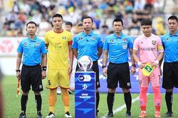 Bình luận viên Quang Huy: 'V-League cần được thắp lửa'