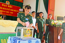 Đổi mới phong trào thi đua, chăm lo tốt đời sống người lao động