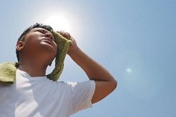 Trời nắng nóng, Bộ Y tế ra cảnh báo tránh say nắng, đột quỵ do nắng!