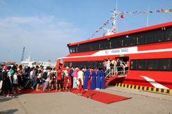 Đưa tàu cao tốc 2 thân đầu tiên vào hoạt động tuyến Phan Thiết-Phú Quý